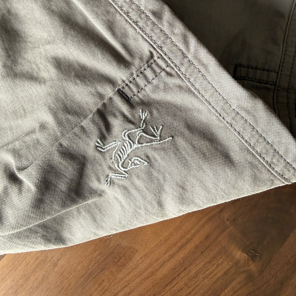 Arc'teryx Men's Gray Utility Pants size 32 waist - Picture 9 of 10
